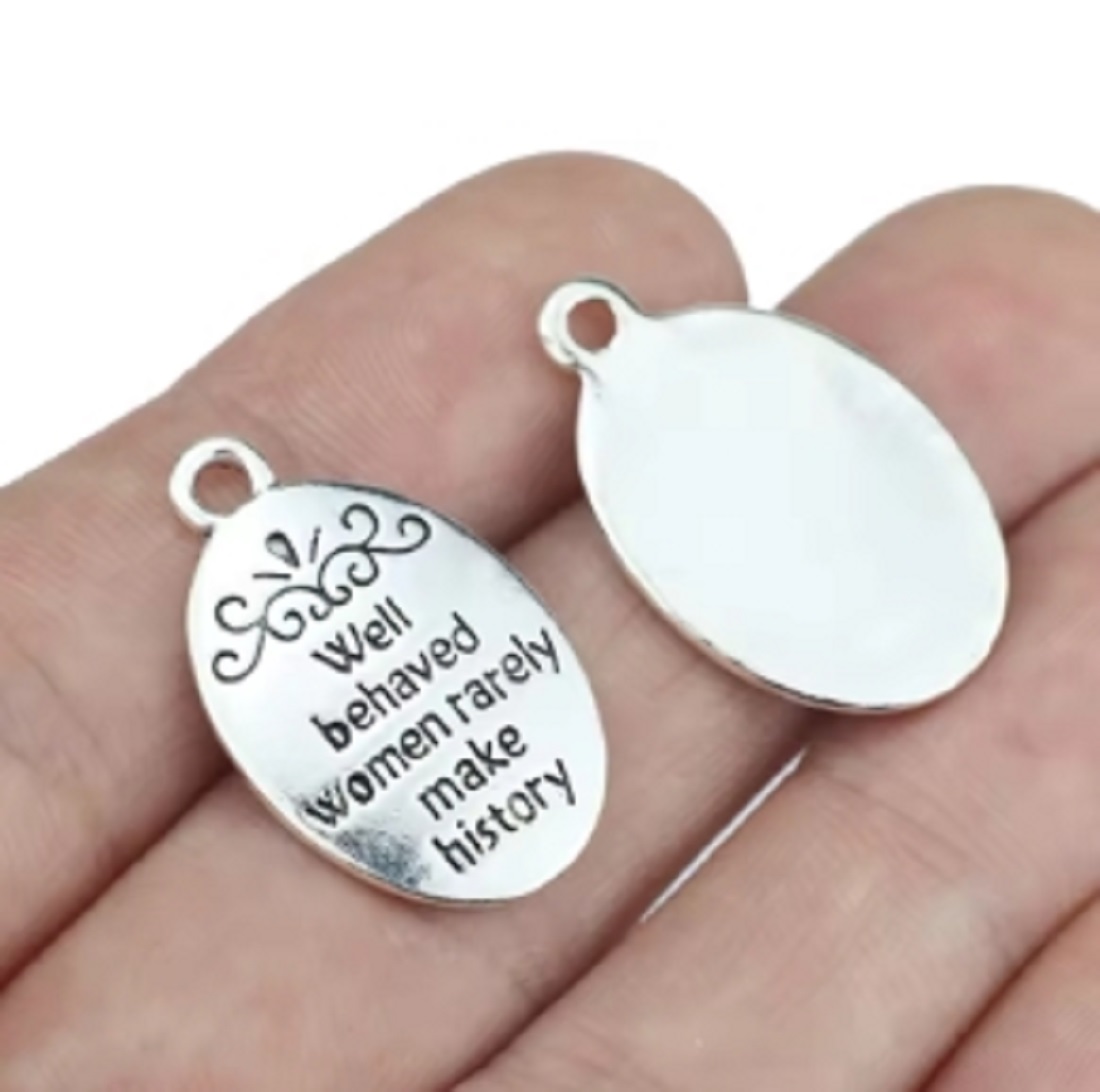 10 ピース/ロットオーバルアンティークシルバーメッキレター - Jewelry Making History のレビューと価格